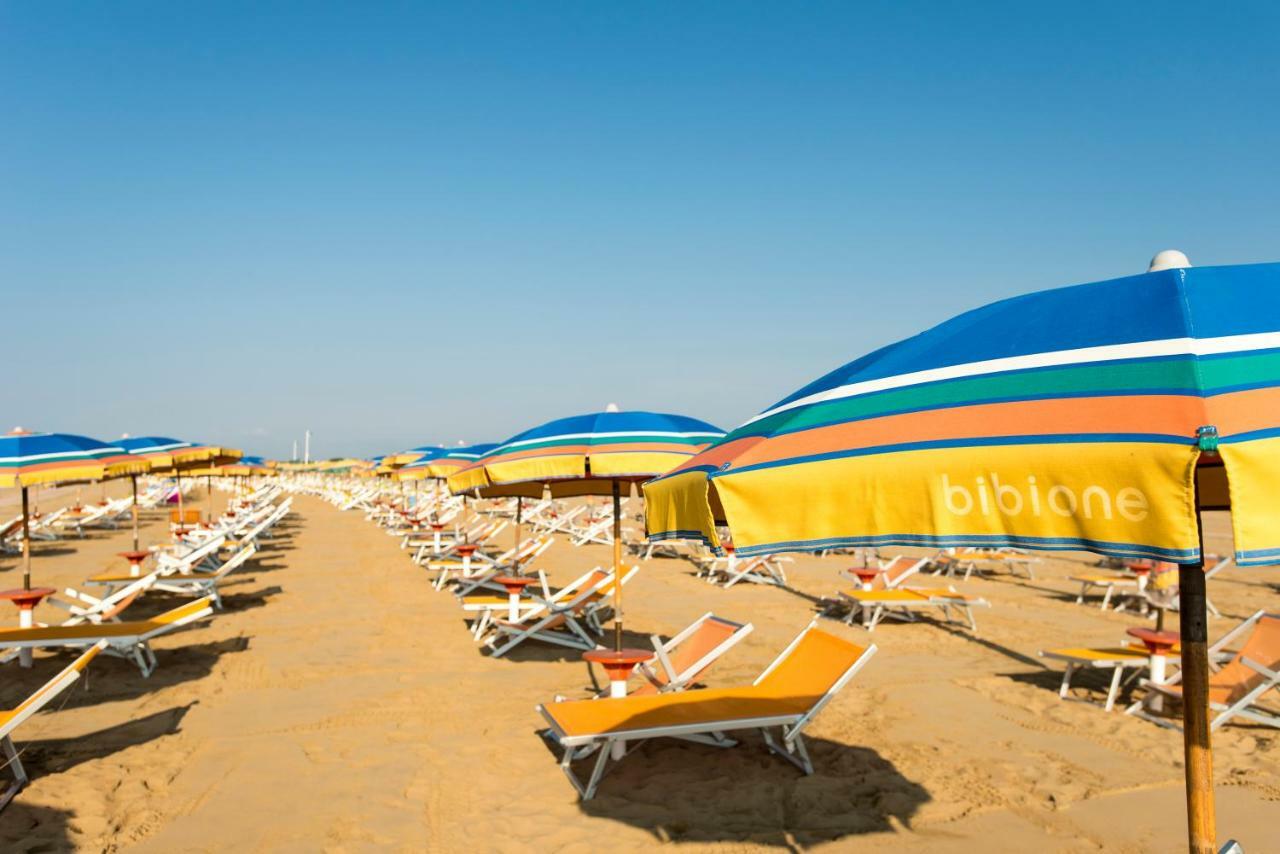 Hotel Adriatico Bibione Exterior photo